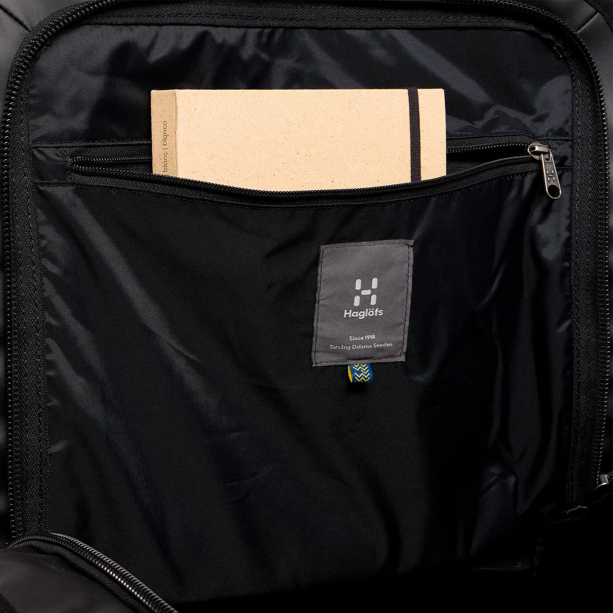 haglöfs lava 50l, musta, vetoketjullinen säilitystasku dokumenteille