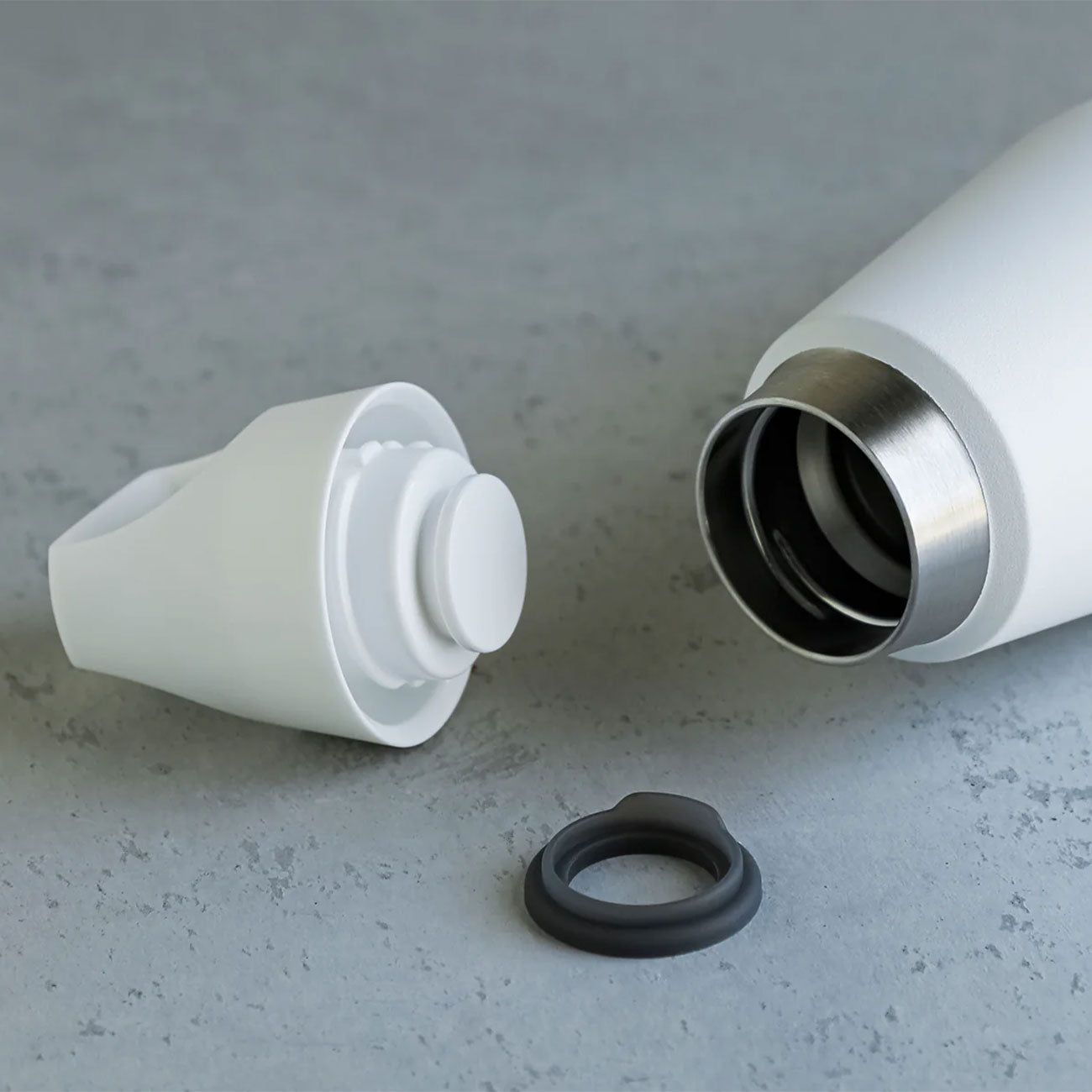 kinto trail tumbler 1L juomapullo termos, valkoinen