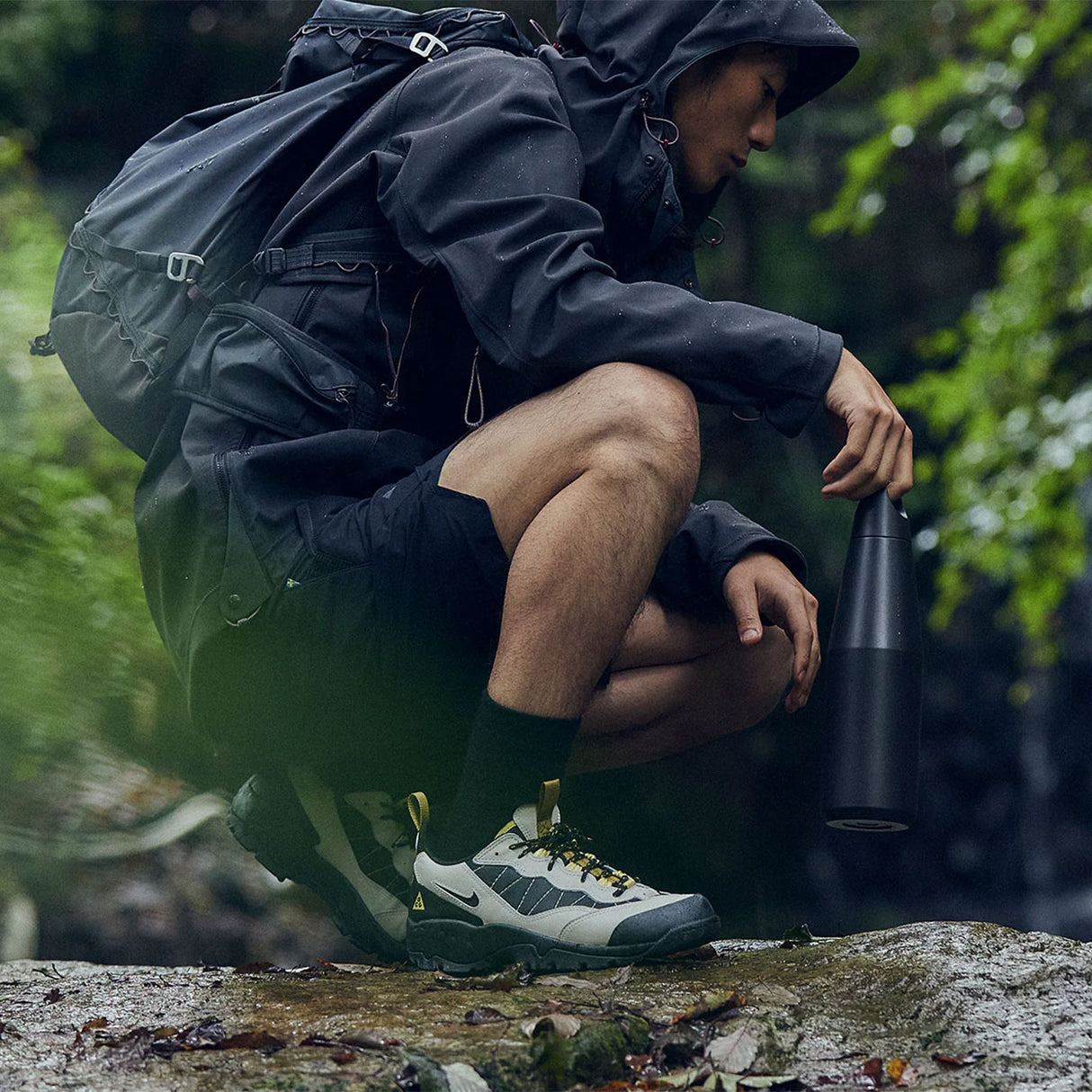 kinto trail tumbler 1L termos juomapullo, musta