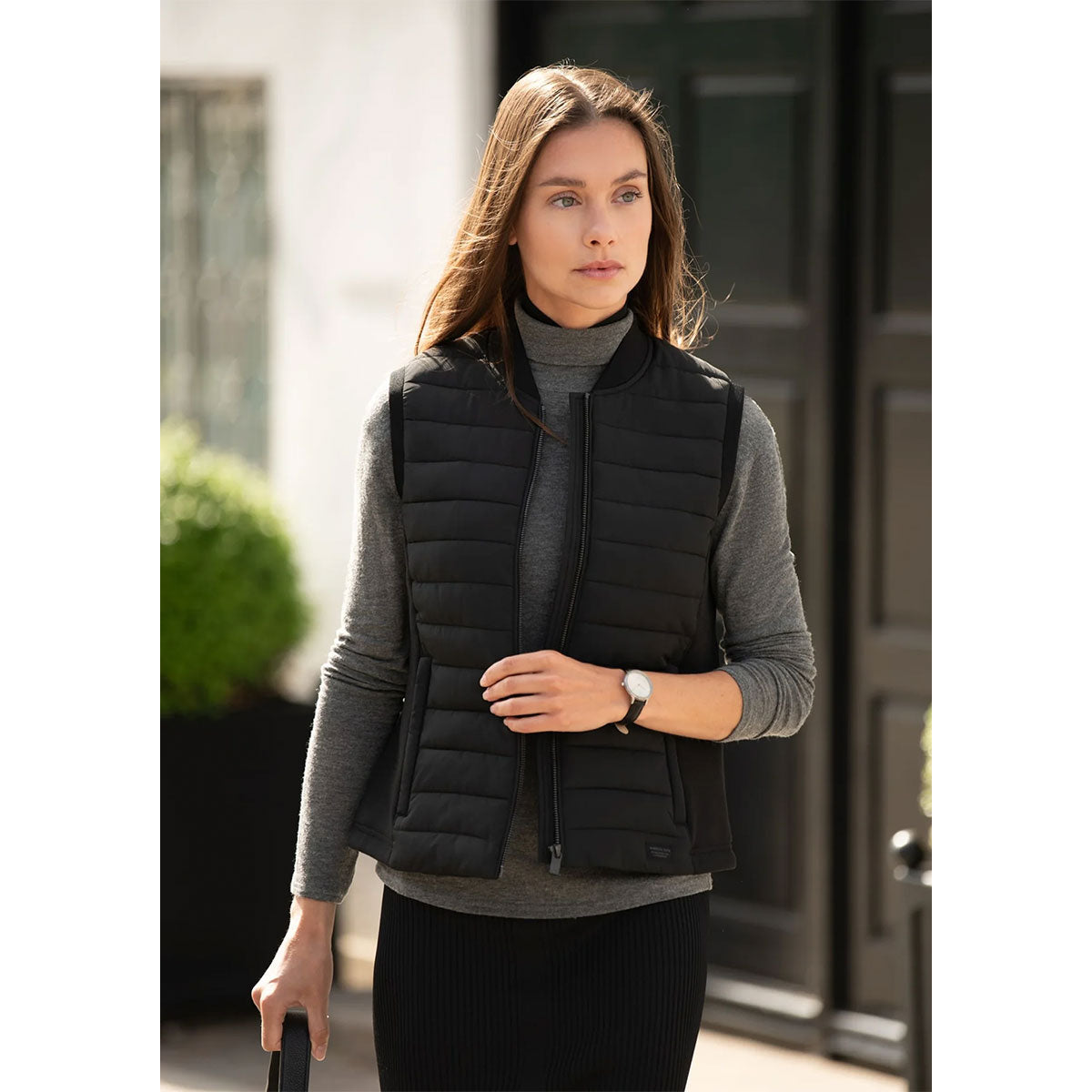 musta naisten nimbus vesper