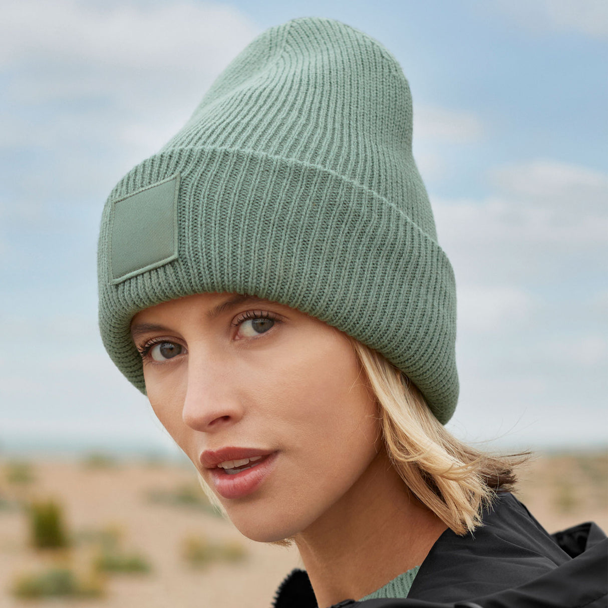 ribbineulos pipo omalla painatuksella