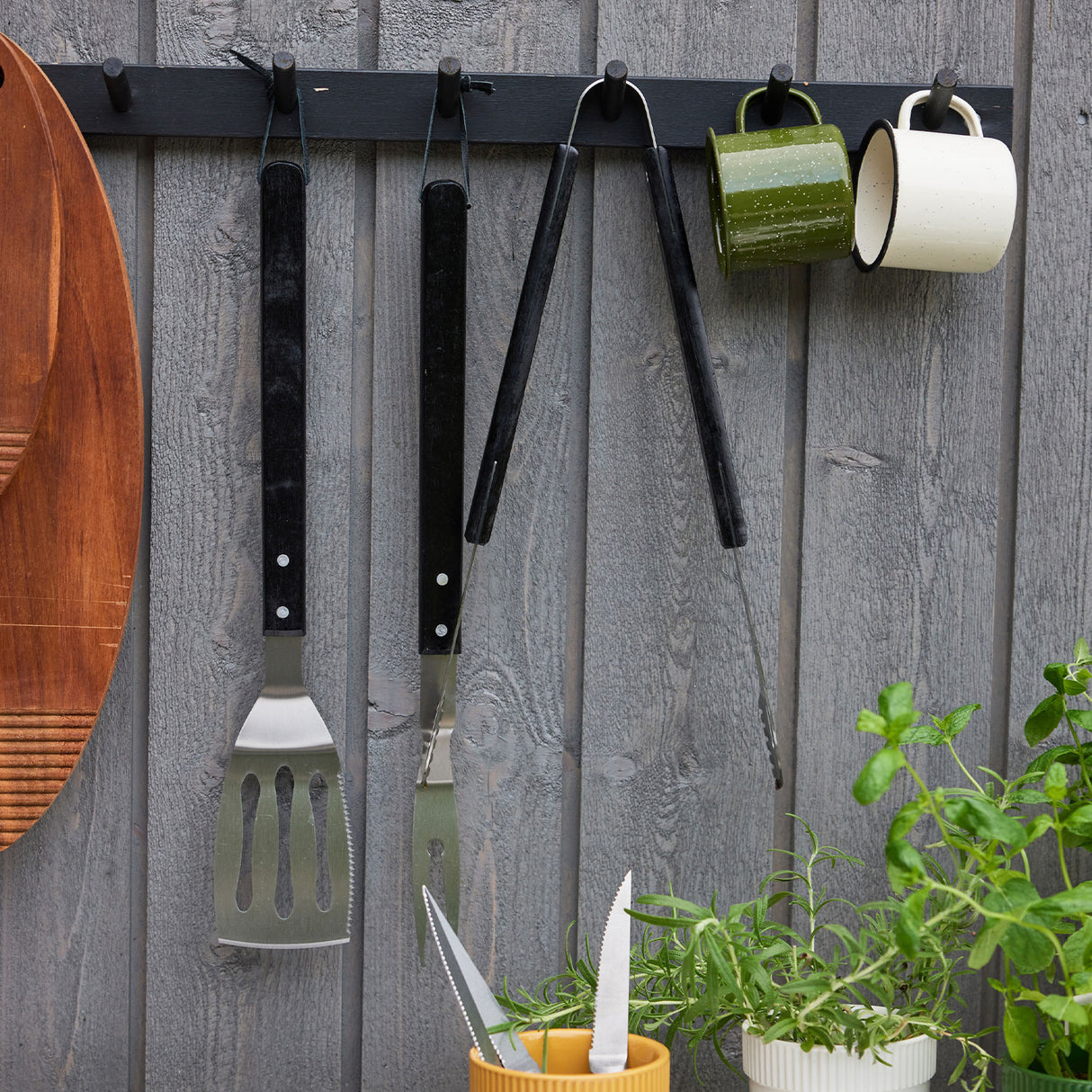 Sagaform Fredde BBQ setti: grillipihdit, grillilasta ja grillihaarukka