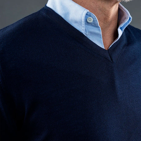 Berkeley Wilton Merino V-neck neule tummansininen (navy)