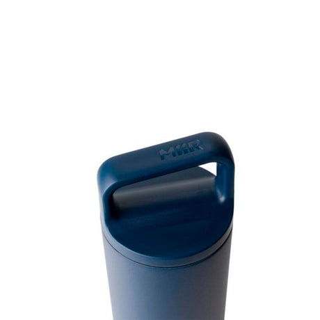 MiiR Wide Mouth tummansinisen juomapullon korkki 591 ml