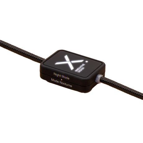 scx c32 usb latausjohto valaistuvalla logolla